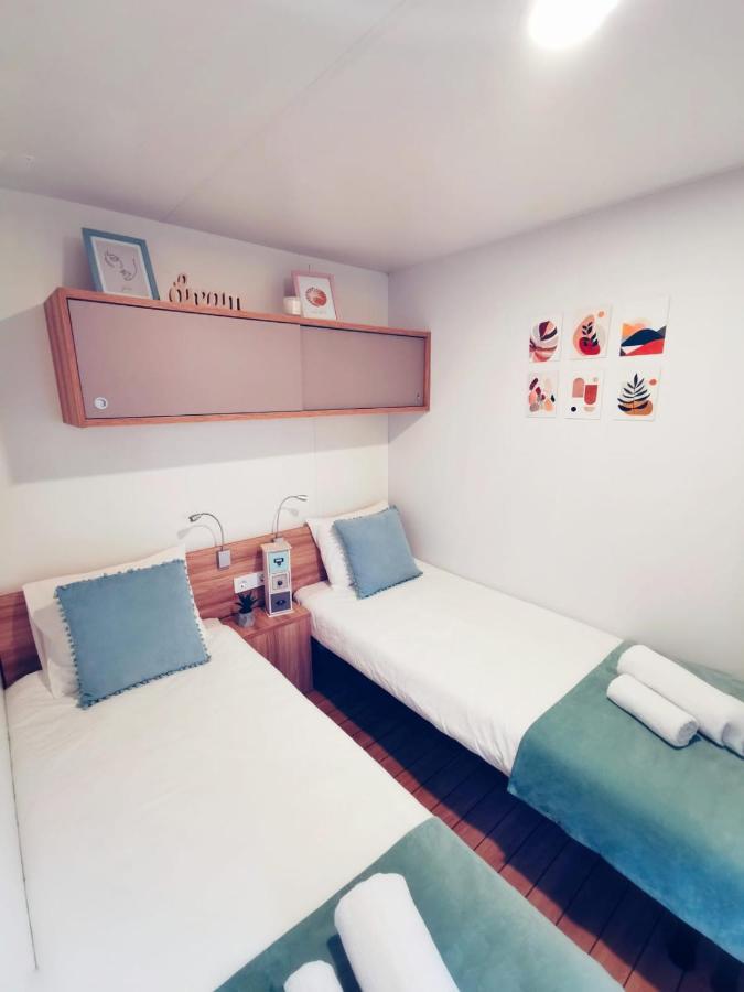 Mobile Home More Porton Nature Hideouts روفينج المظهر الخارجي الصورة